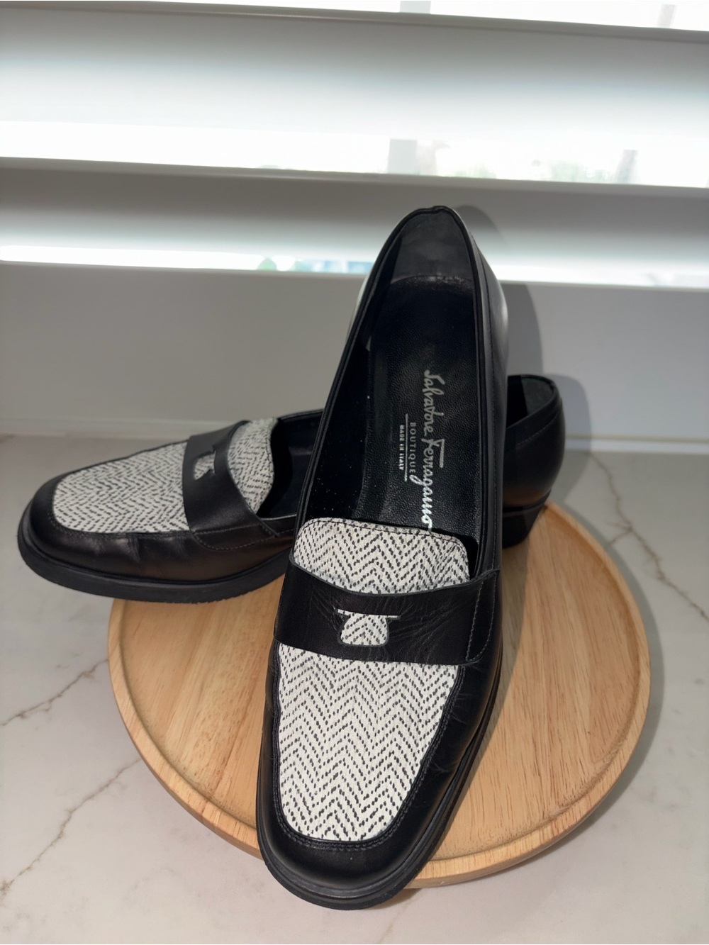 Salvatore Ferragamo Made In Italy Herringbone Black Leather Loafers Shoes Size 9
